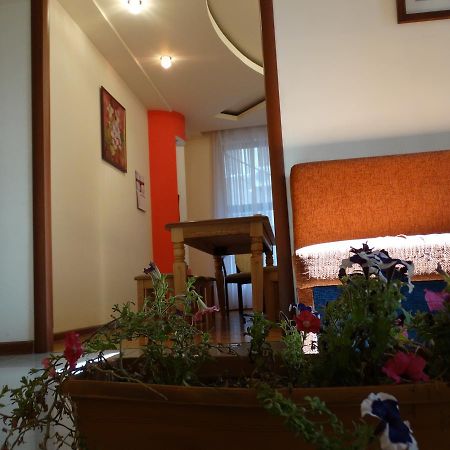 Destiny 1 Hostel Yerevan Bagian luar foto