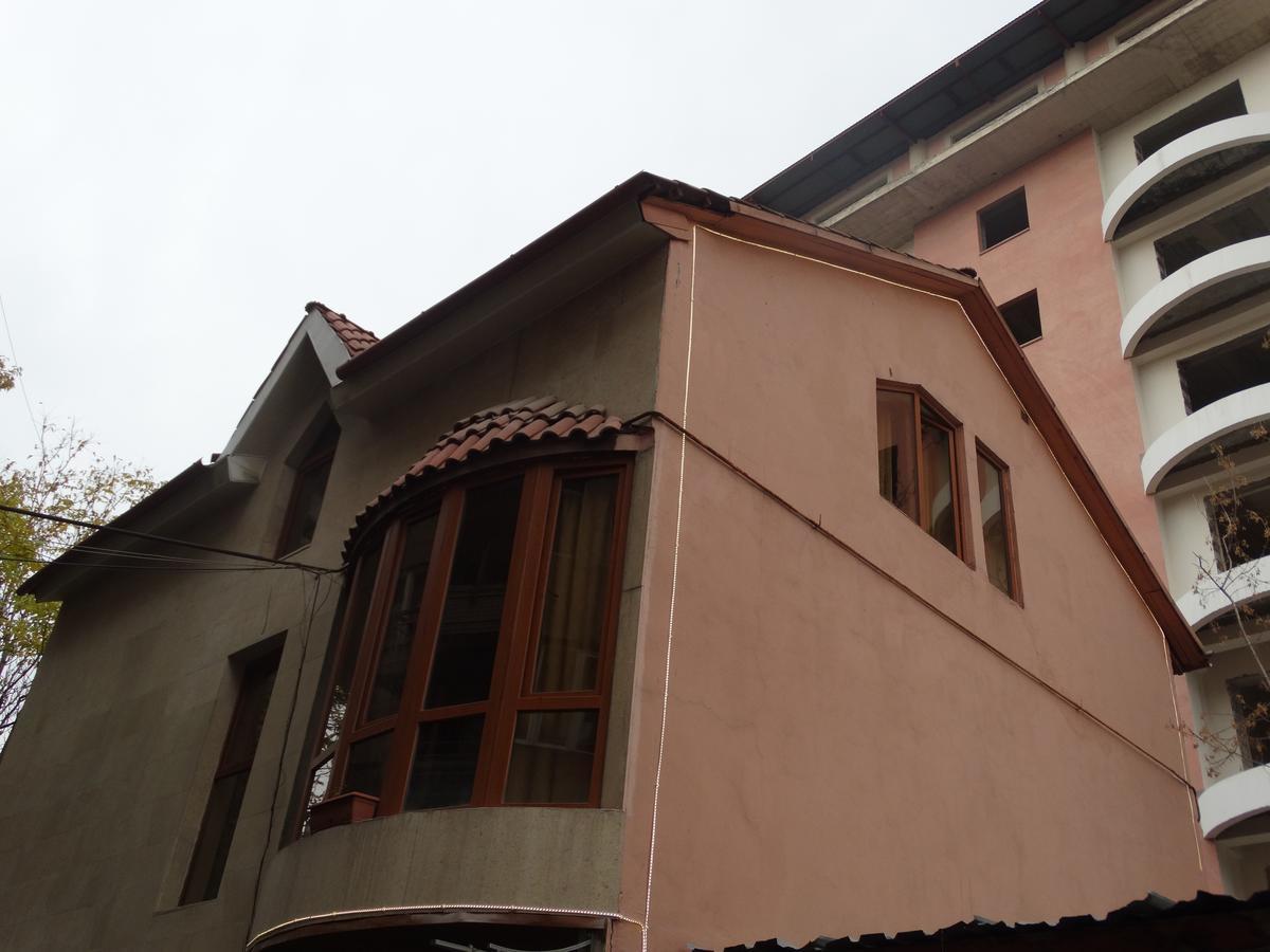 Destiny 1 Hostel Yerevan Bagian luar foto