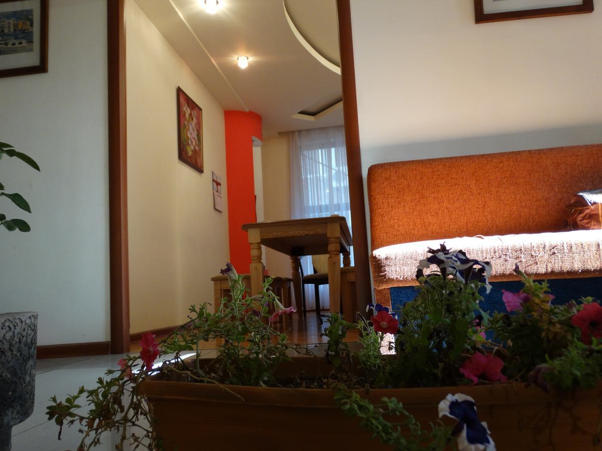 Destiny 1 Hostel Yerevan Bagian luar foto