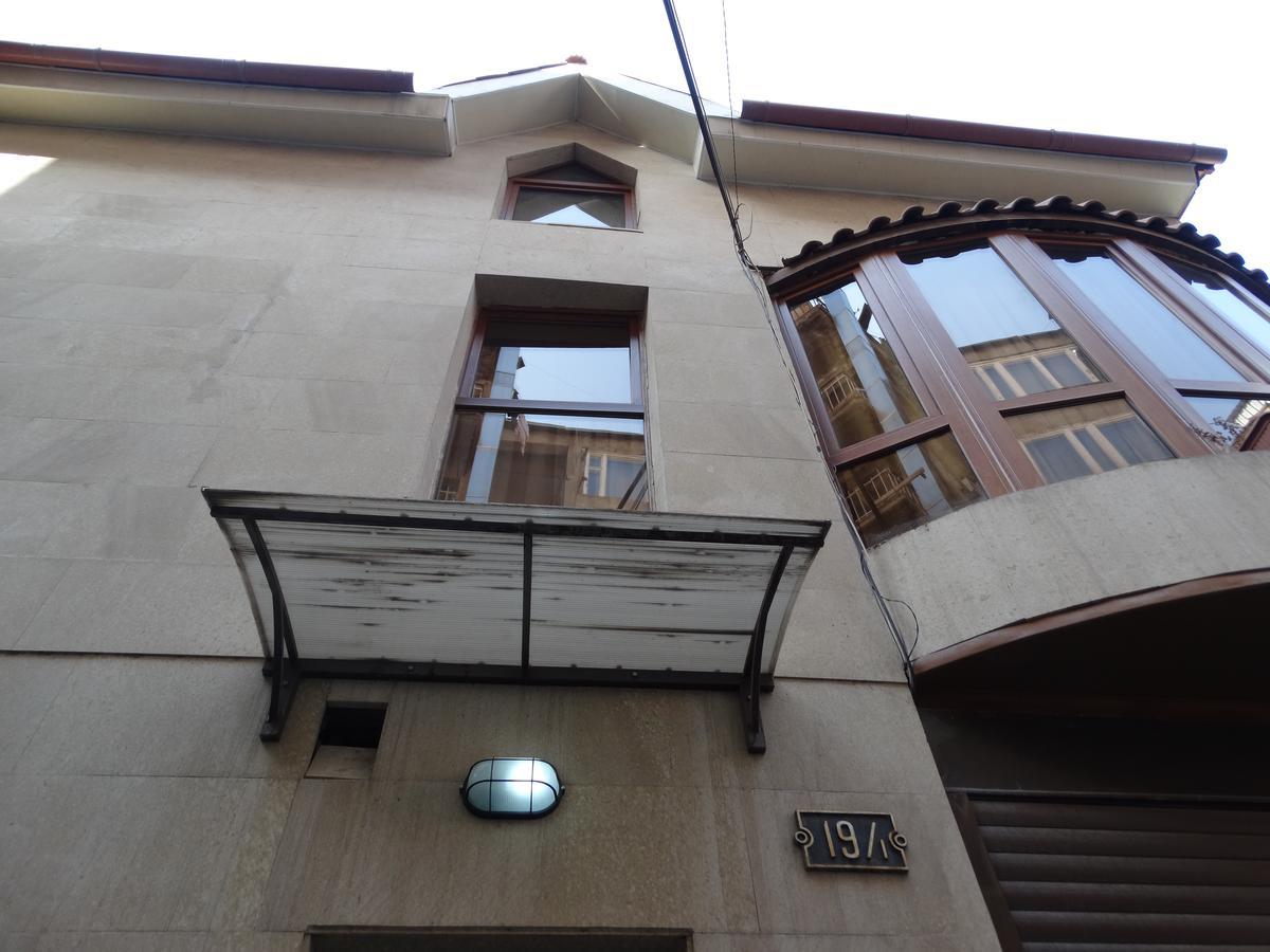 Destiny 1 Hostel Yerevan Bagian luar foto