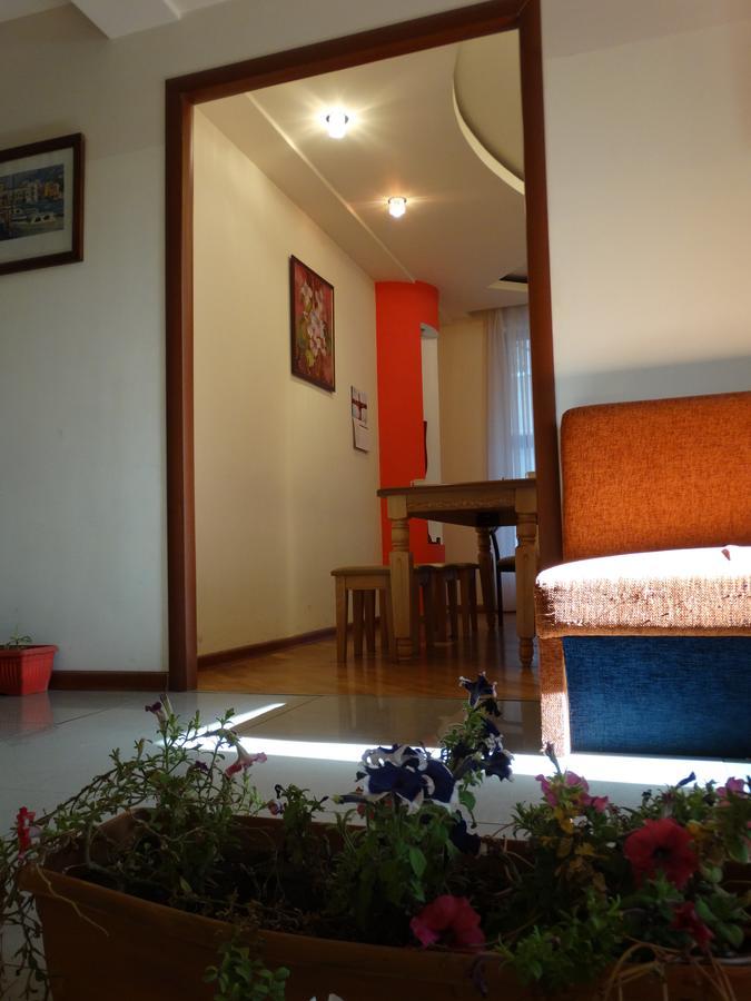 Destiny 1 Hostel Yerevan Bagian luar foto