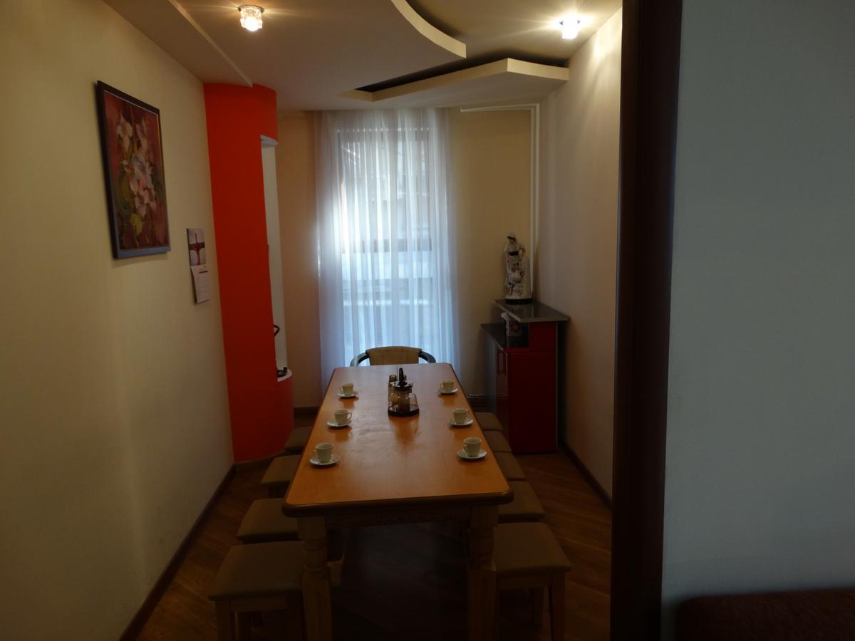 Destiny 1 Hostel Yerevan Bagian luar foto